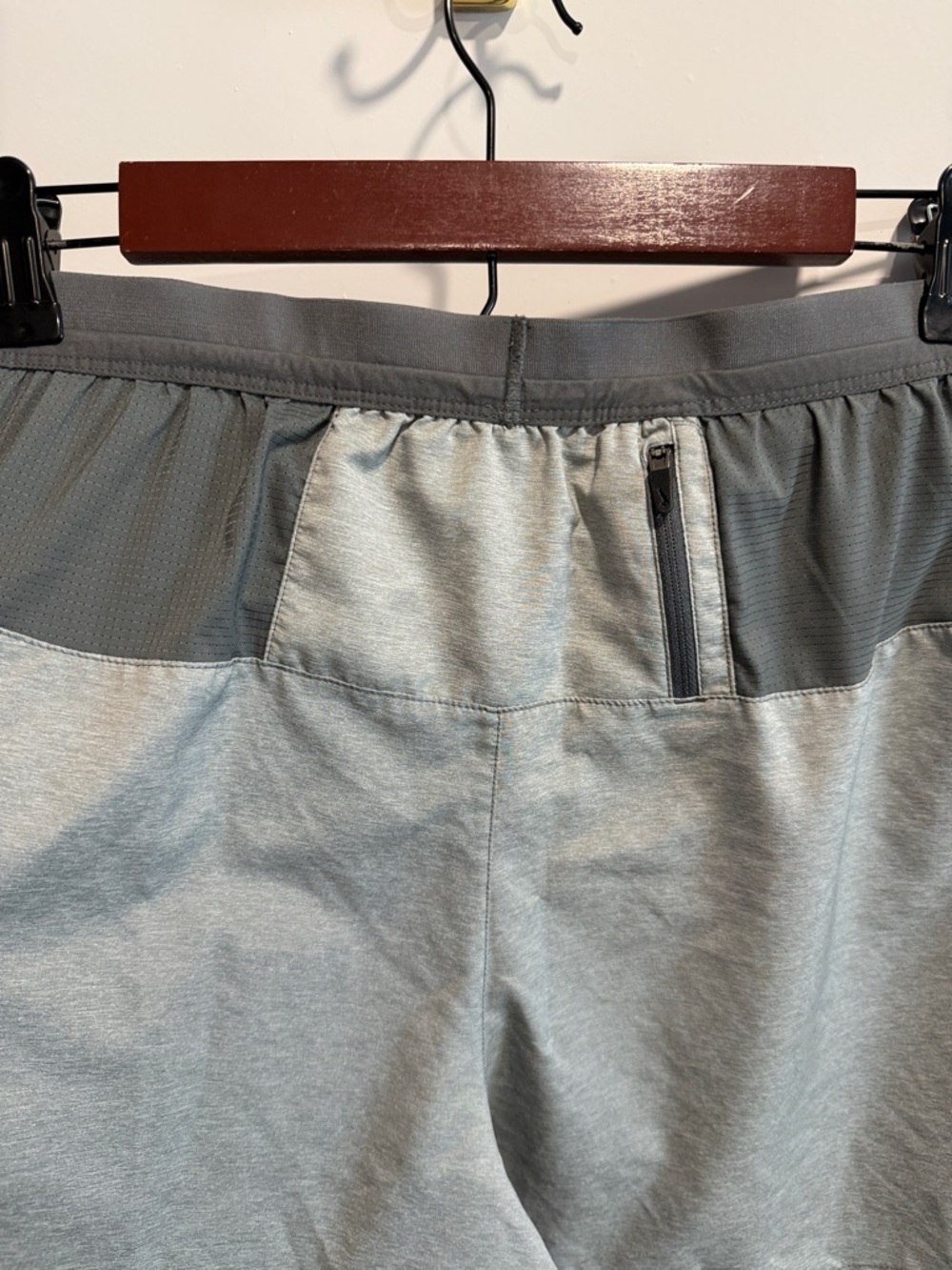 Nike Men's Light Gray Performance Training Shorts with Drawstring - lined Large - Picture 4 of 6